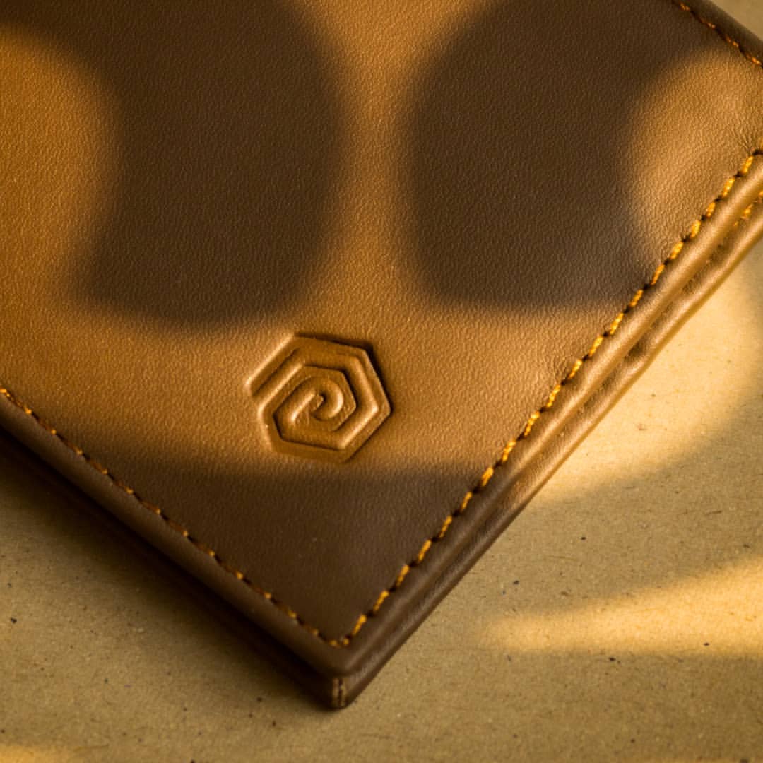 MEN BIFOLDS